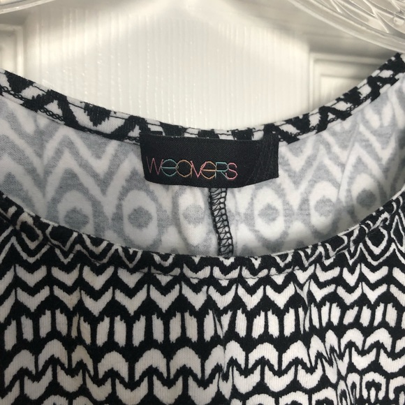 3/$25 Weavers Printed Cropped Tank - Picture 3 of 4
